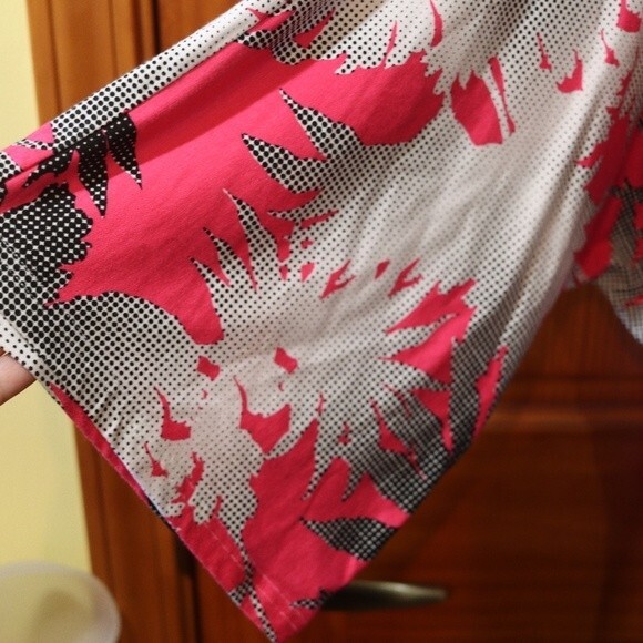 Tribal Plus Size 3X Tropical Tribal Print Twist Top | Doleman Sleeve Rayon - Picture 10 of 13